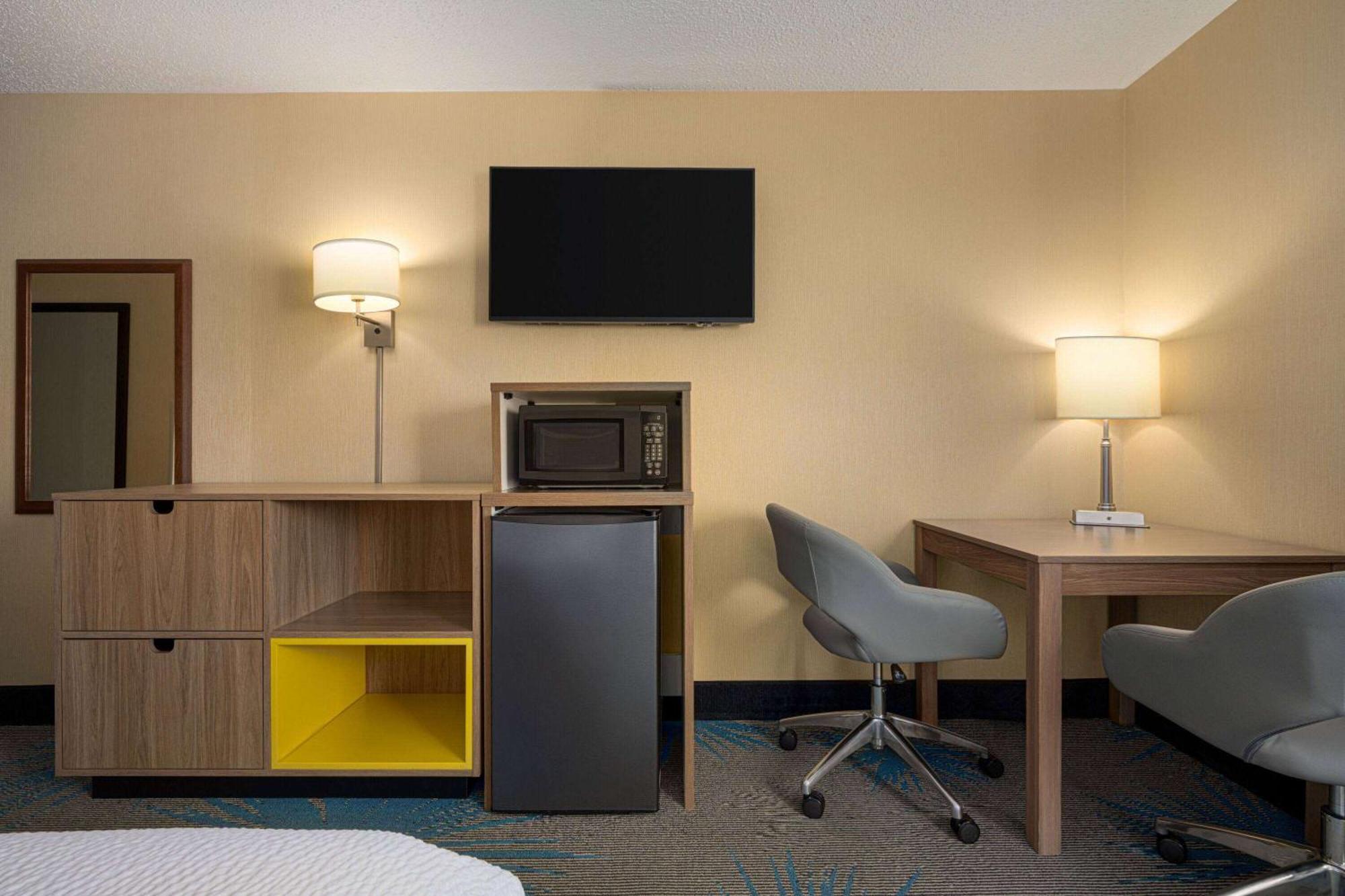 Days Inn By Wyndham Carbondale Exterior photo