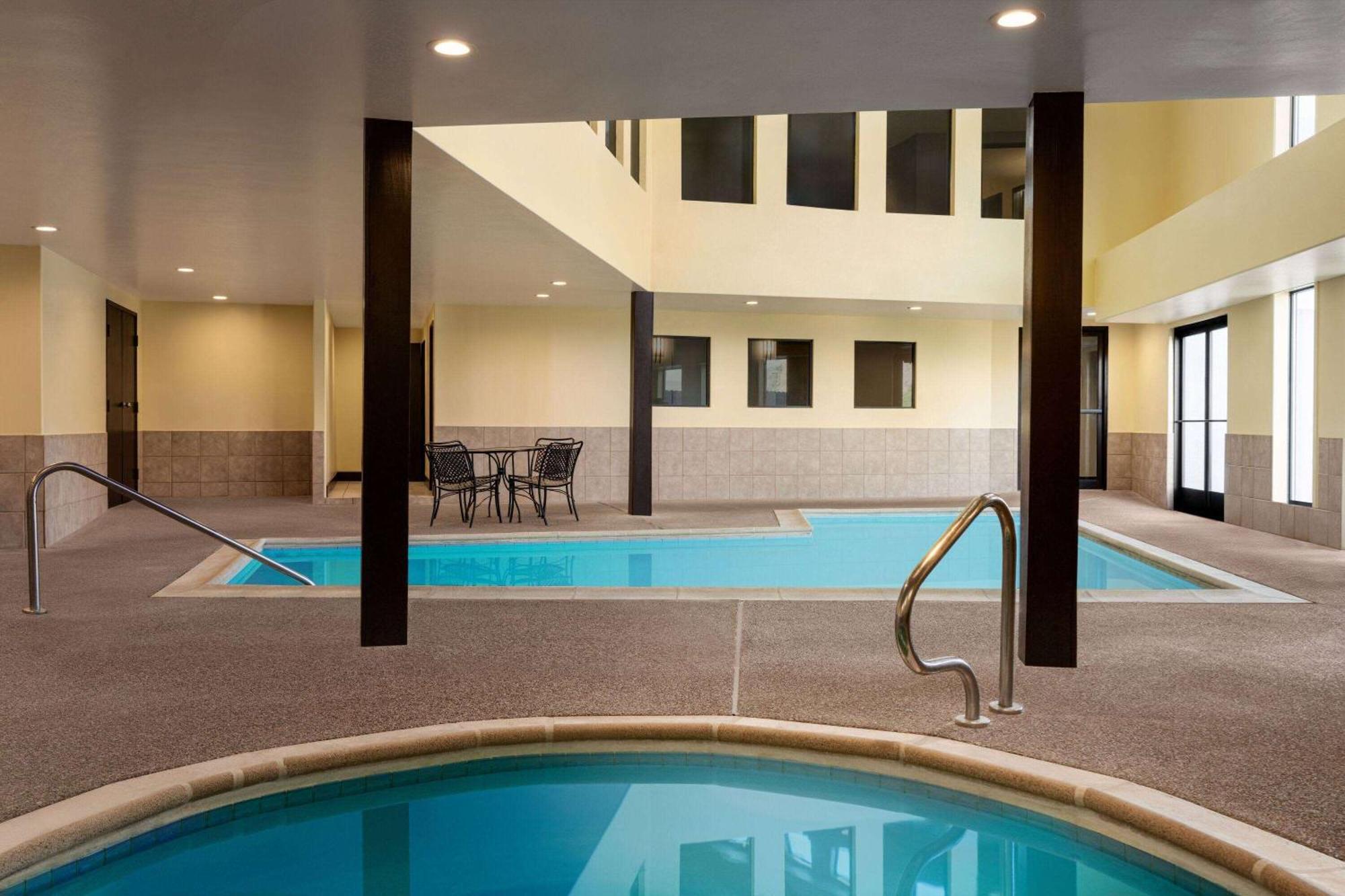 Days Inn By Wyndham Carbondale Exterior photo