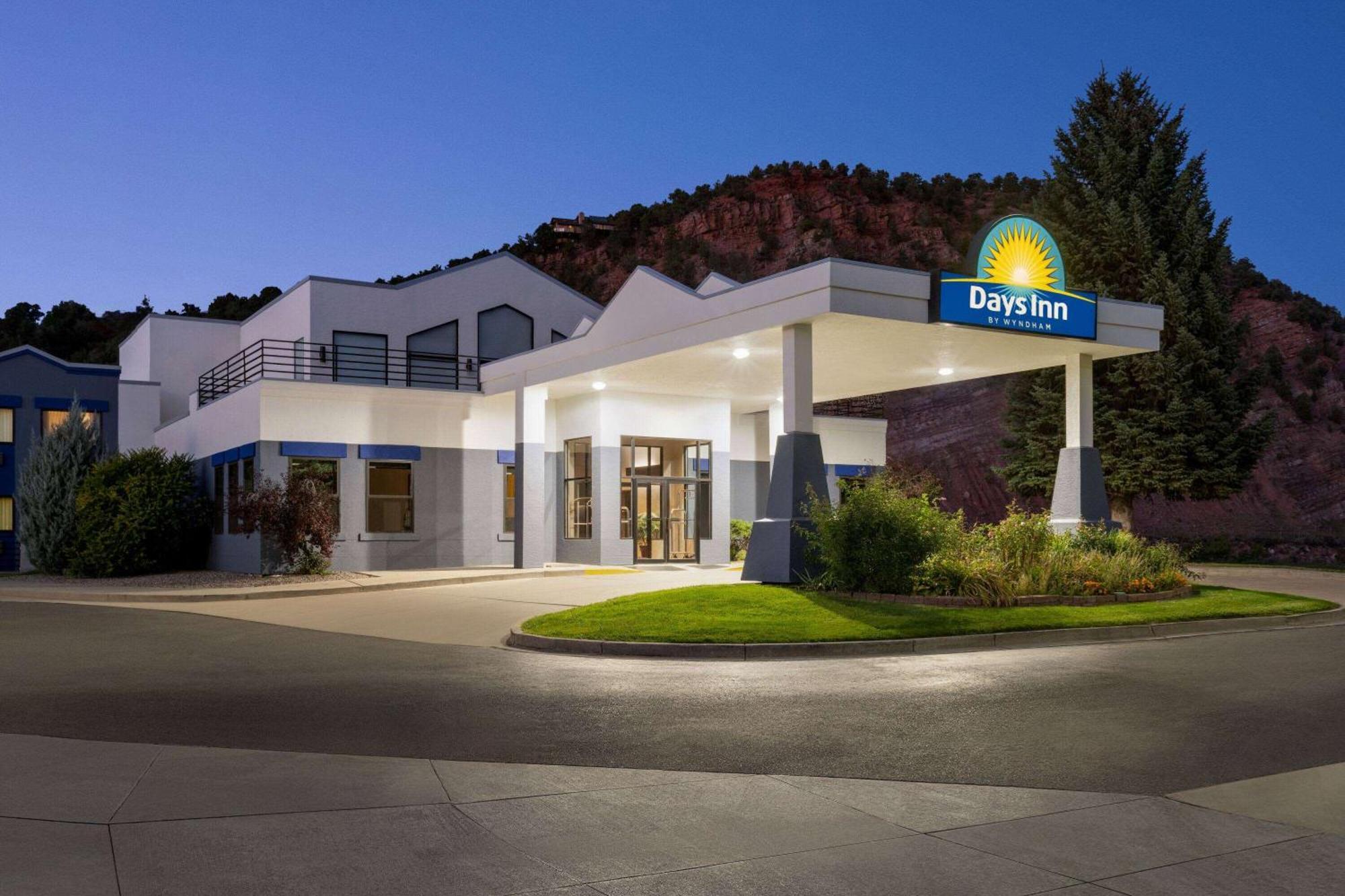 Days Inn By Wyndham Carbondale Exterior photo