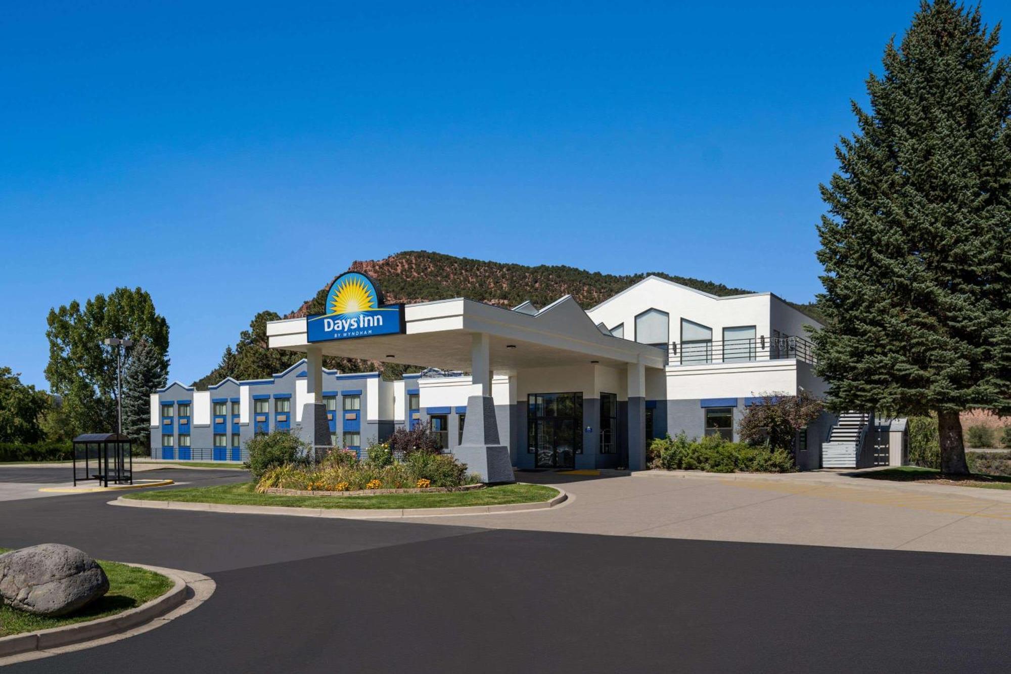 Days Inn By Wyndham Carbondale Exterior photo