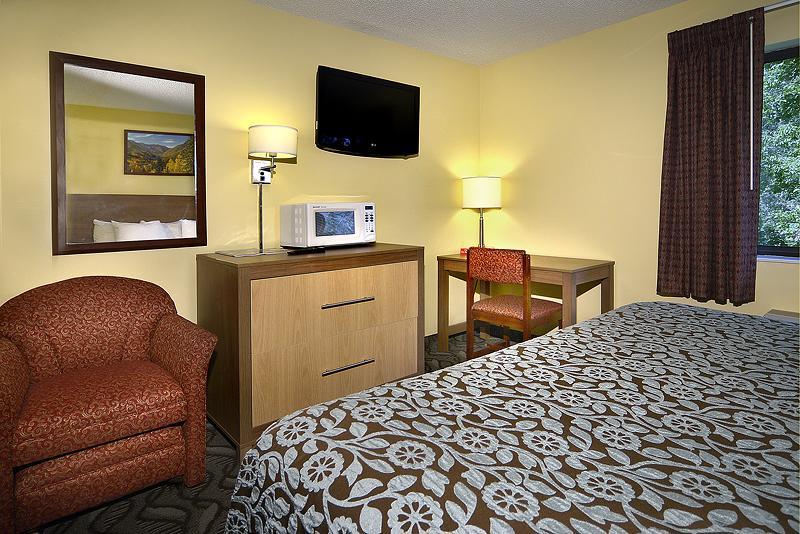 Days Inn By Wyndham Carbondale Room photo